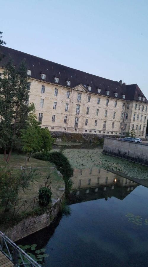 Appartement Confort Deux Etoiles Dole Eksteriør billede